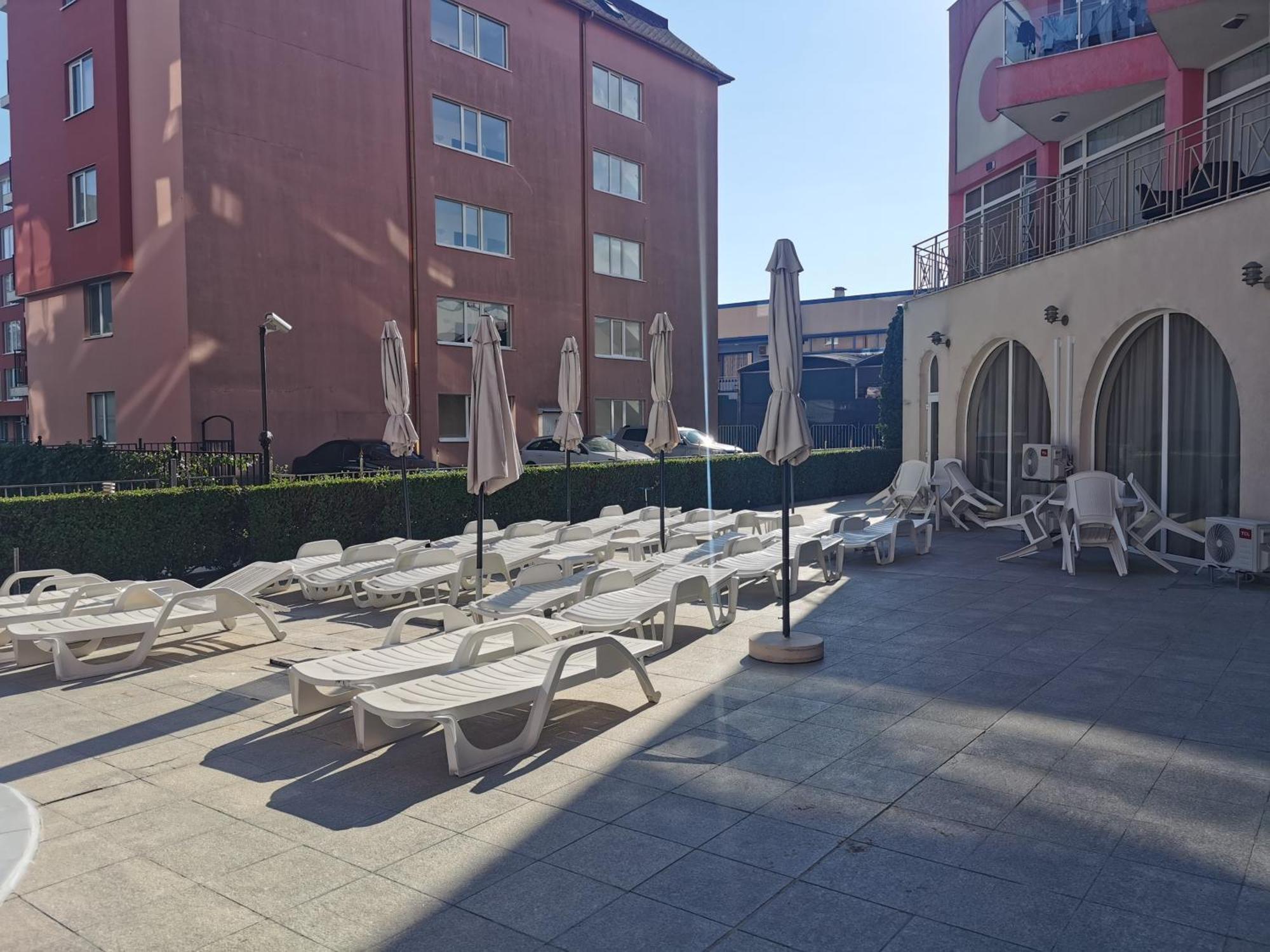 Rose Garden Omax Apartments Pantai Sunny Luaran gambar