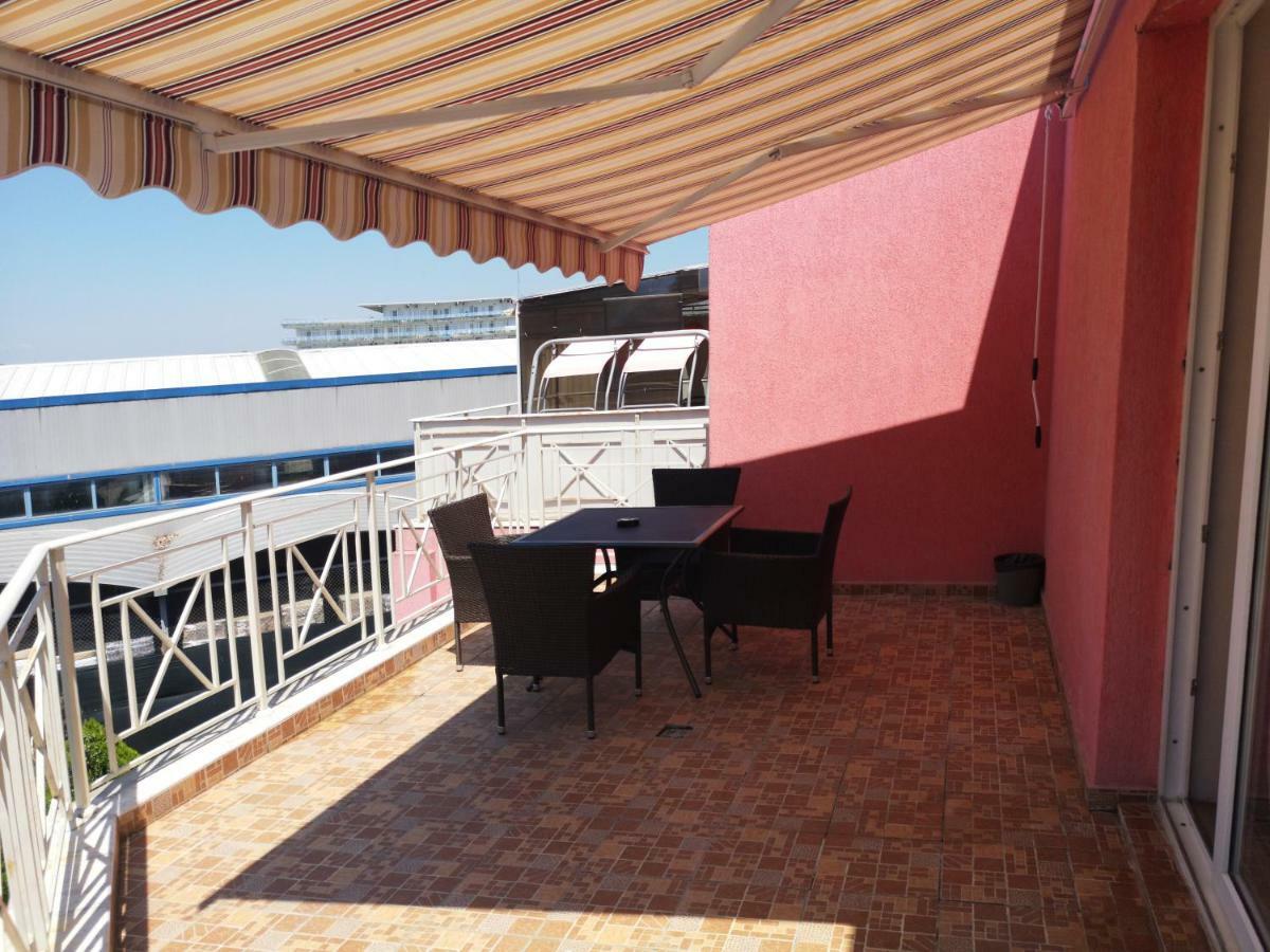 Rose Garden Omax Apartments Pantai Sunny Luaran gambar